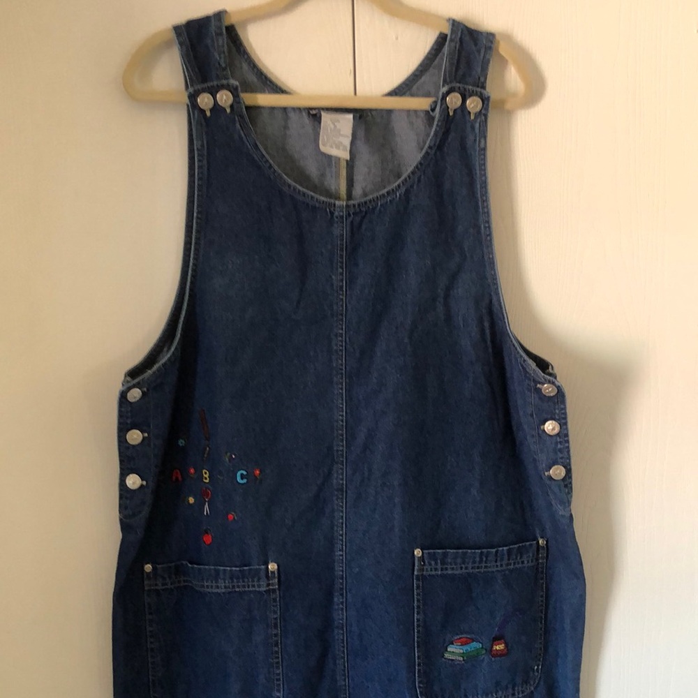 Woman’s rare VTG Y2k jumper chambray spring teachers Dress with Embroidery